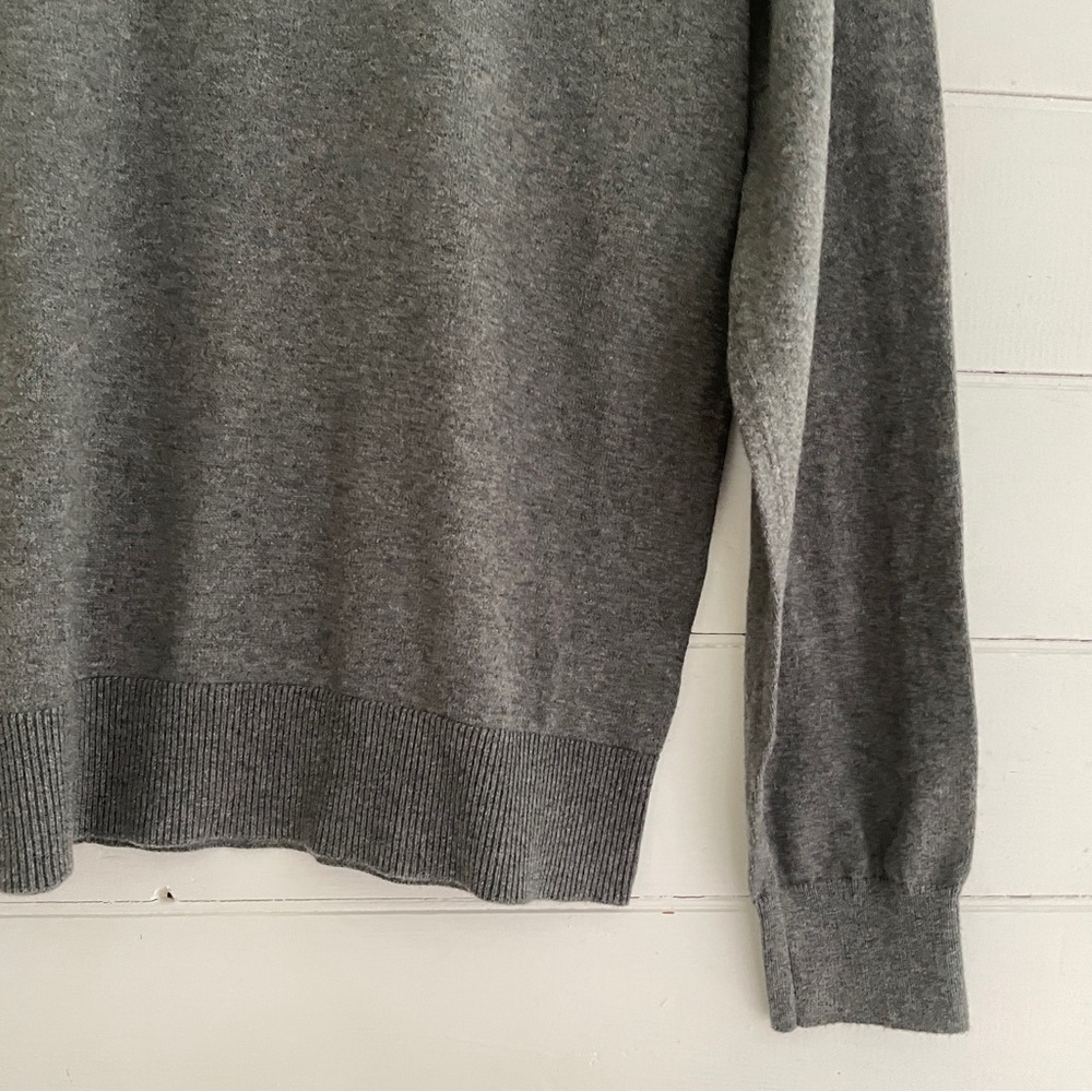 NWT Merona Gray V-Neck Sweater - Picture 3 of 4